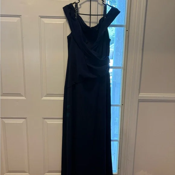 Elegant Ralph Lauren Navy Off-Shoulder Dress - Picture 2 of 7